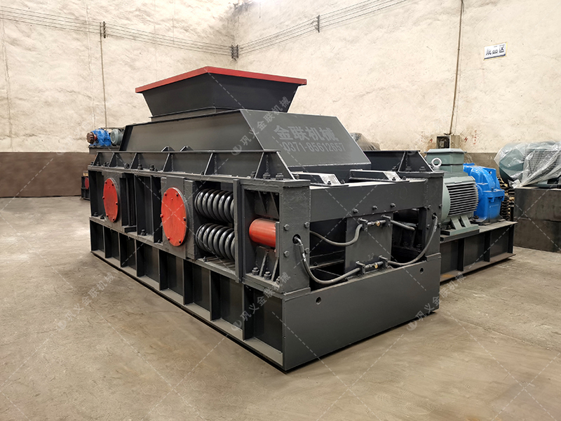 時(shí)產(chǎn)100噸瓜米石對(duì)輥制砂機(jī)有哪些型號(hào)??jī)r(jià)格多少? 時(shí)產(chǎn)100噸瓜米石對(duì)輥制砂機(jī)有哪些型號(hào)??jī)r(jià)格多少?