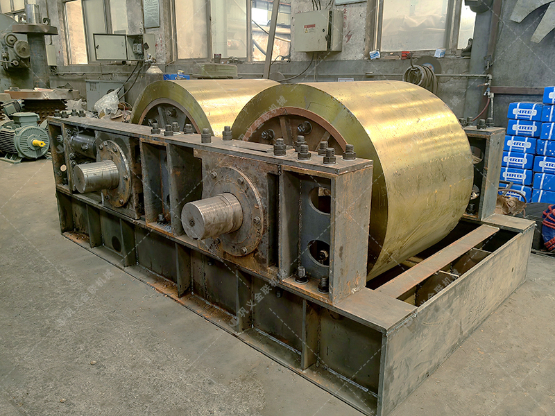 如何選擇適合您的液壓對(duì)輥制砂機(jī)?購(gòu)買指南來了! 如何選擇適合您的液壓對(duì)輥制砂機(jī)?購(gòu)買指南來了!