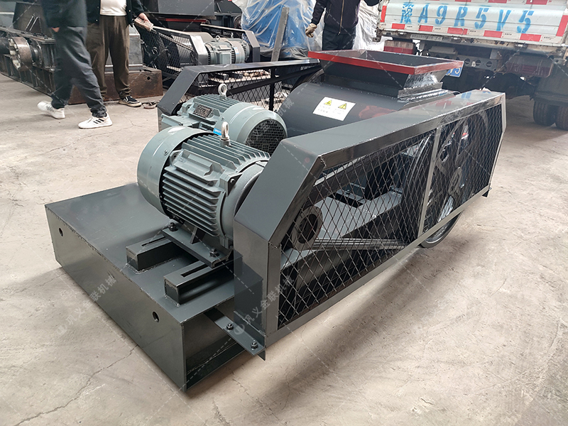 雙齒輥破碎機(jī)，如何解決大塊物料破碎的困擾？